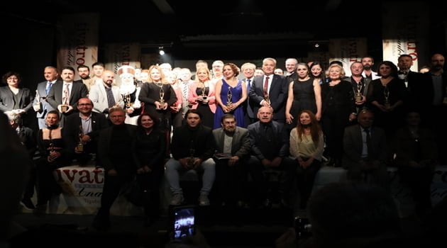 Şehir tiyatrolarına ödül