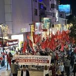 Binlerce yurttaş laiklik için, Cumhuriyet için yürüdü.