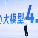 Konuşan robot savaş romanı yazdı